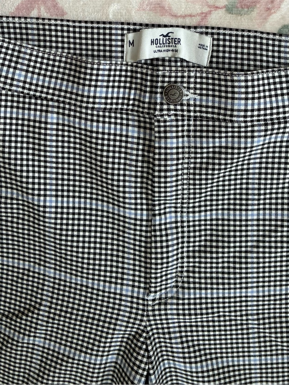 Hollister Black and White Gingham Ankle Pants